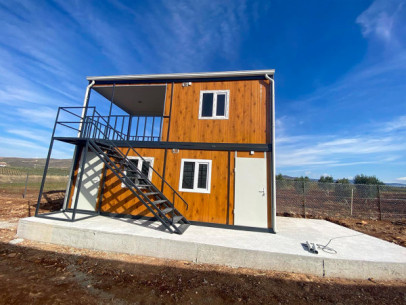 42 m2 2 katlı konteyner merdivenli