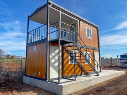 42 m2 2 katlı konteyner merdivenli